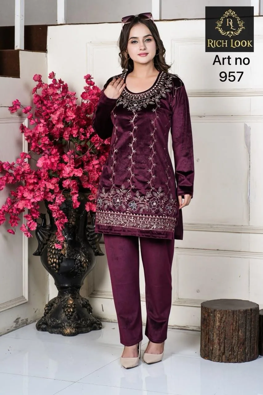 DIVANSHI 957